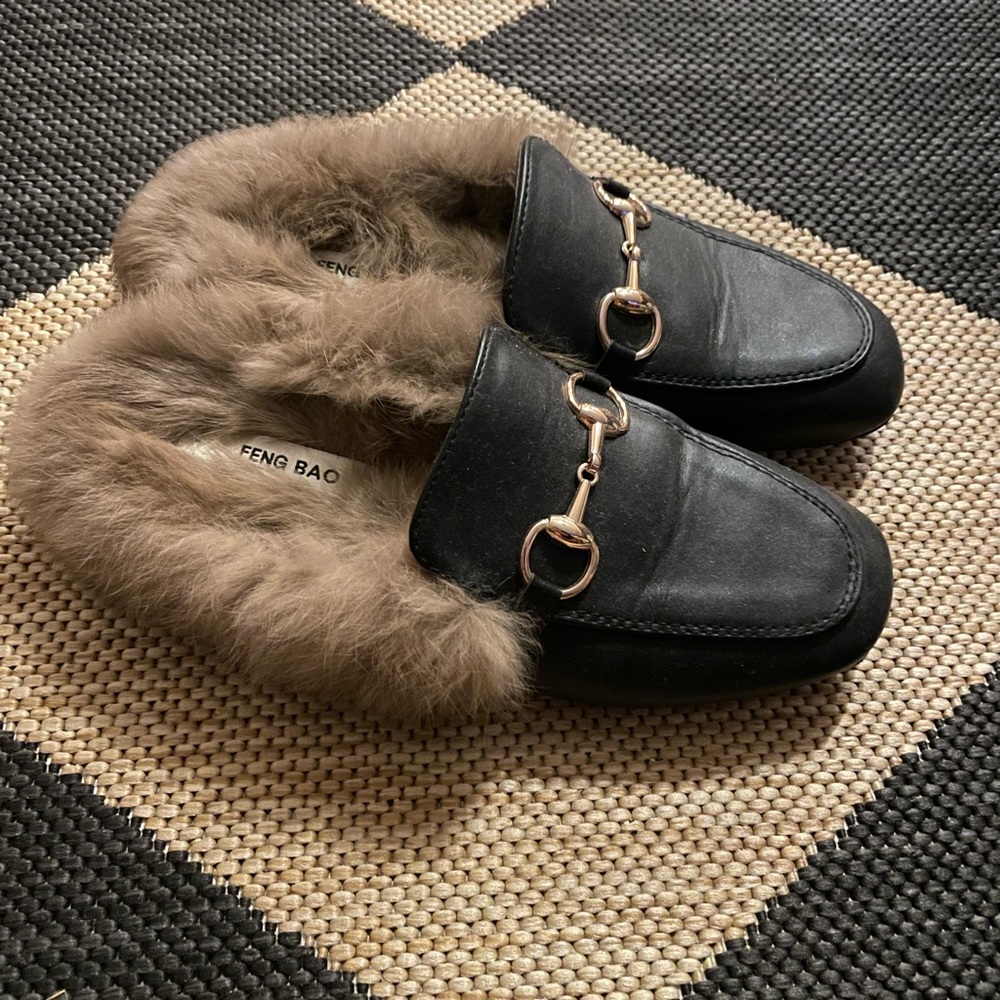 Fur mules. Size: 37
